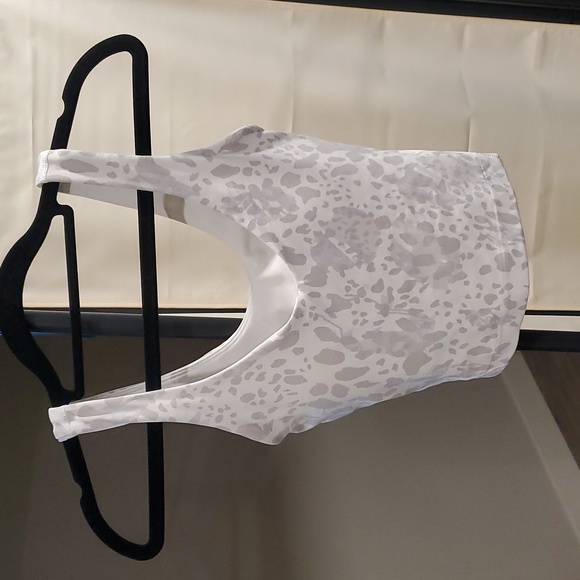 NWOT white and gray Lululemon cheetah workout shirt - Picture 1 of 4